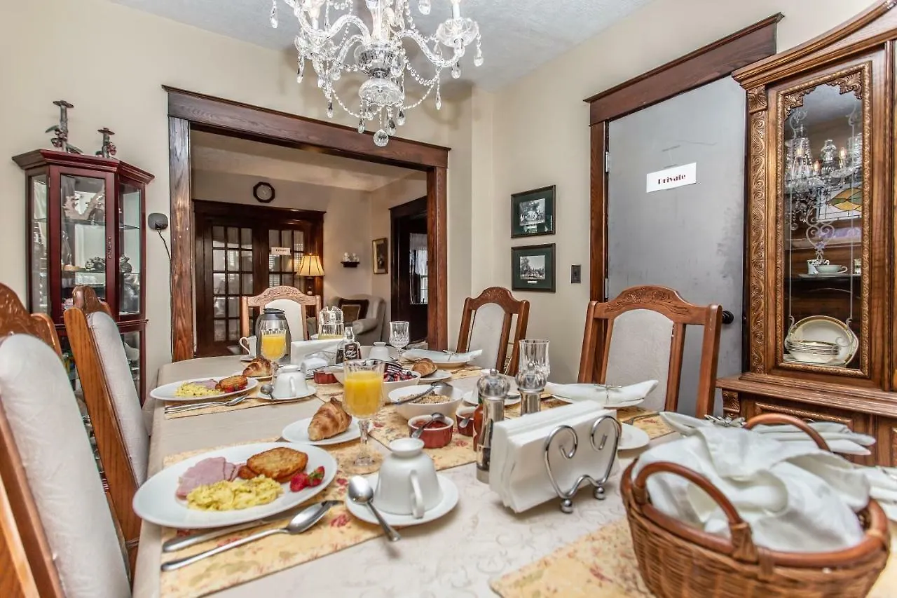 Couette-café Ambiance By The Falls B&B Niagara Falls