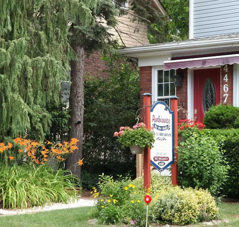 Couette-café Ambiance By The Falls B&B Niagara Falls